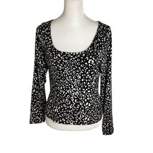 Gaze Small Black and White Animal Print Long Sleeve Blouse